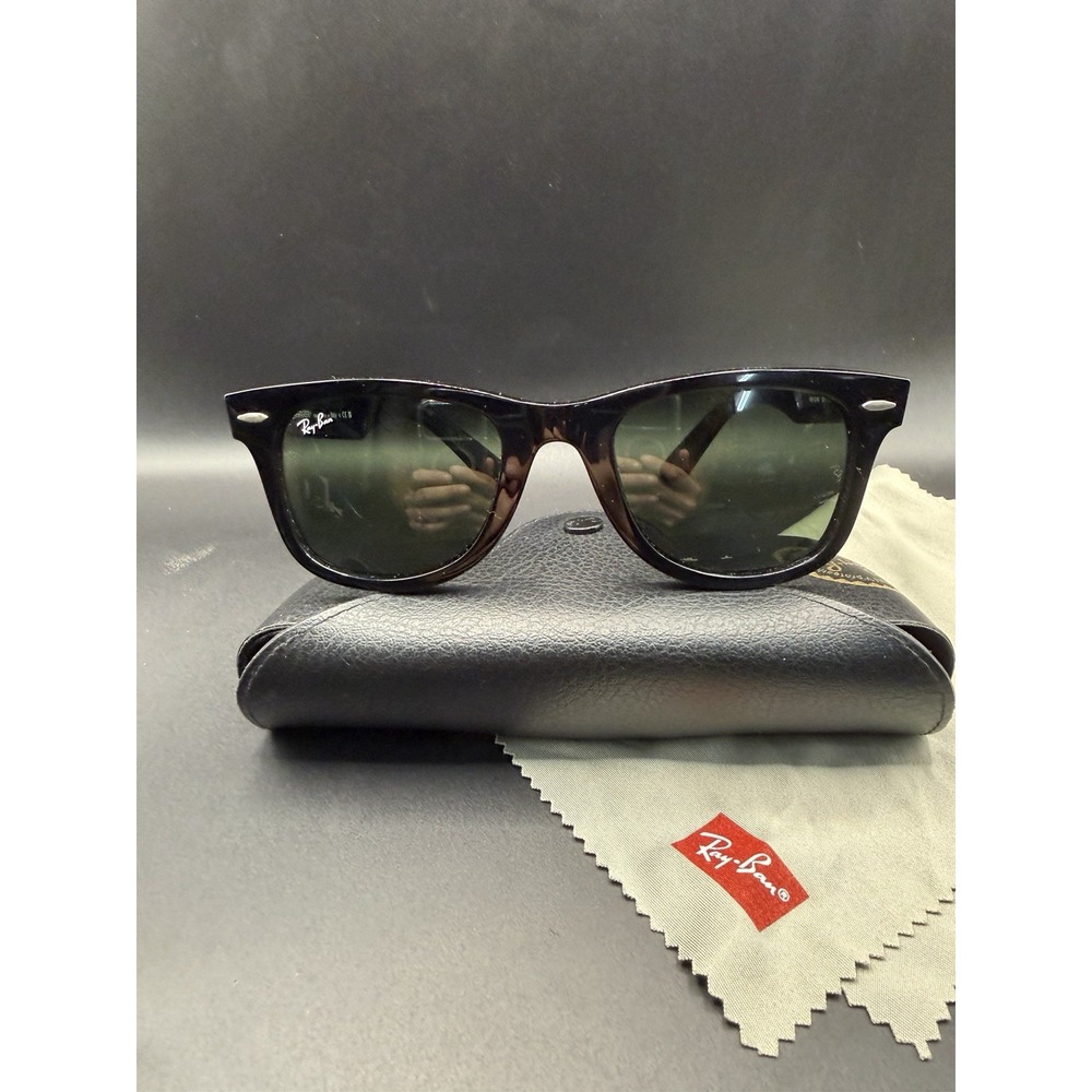 Ray-Ban Wayfarer Ease RB4340 601/58 50-22 Sunglasses